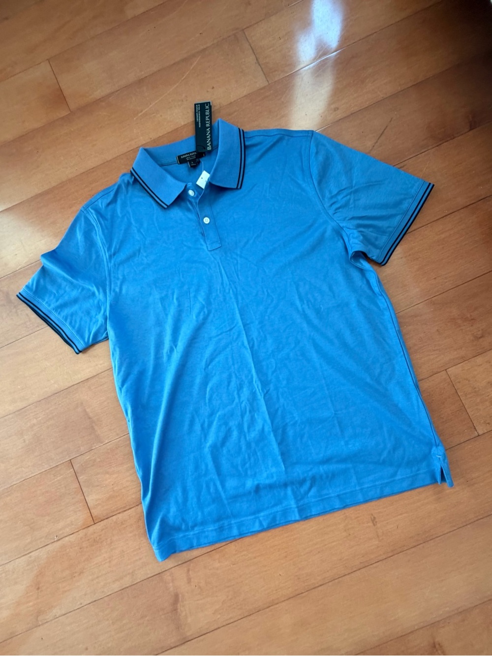Banana Republic Men’s Sky Blue Polo with Contrast Tipping